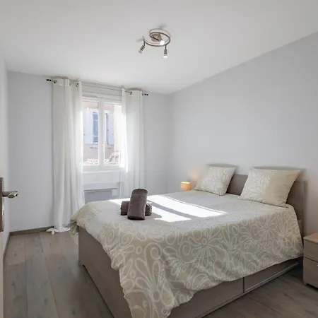 L'eveche - T3 Spacieux & Traversant En Hypercentre Apartment